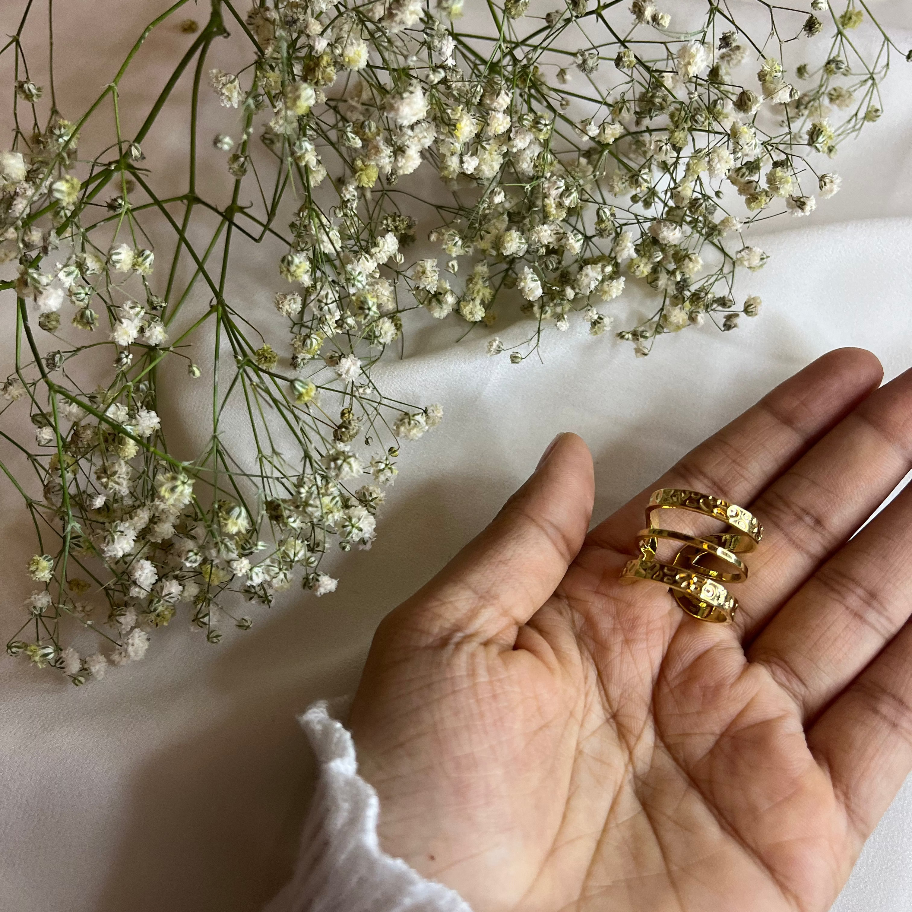 THREE ROUND RING